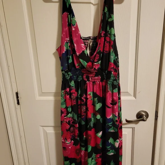 Dress - Picture 1 of 1